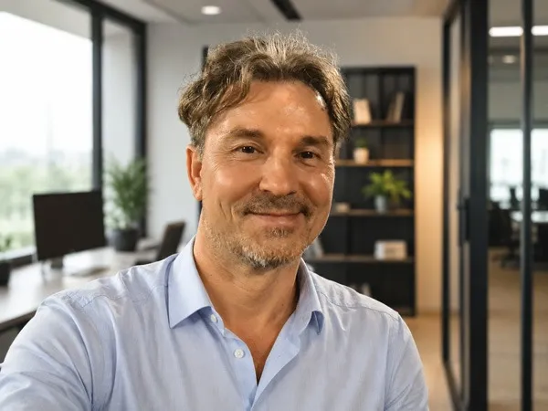 Dario, Co-Gründer von RevoDev
